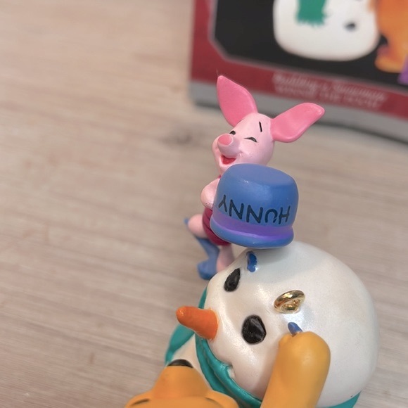 1998 HALLMARK Keepsake Disney Winnie the Pooh Collection Christmas Ornament - Picture 7 of 9